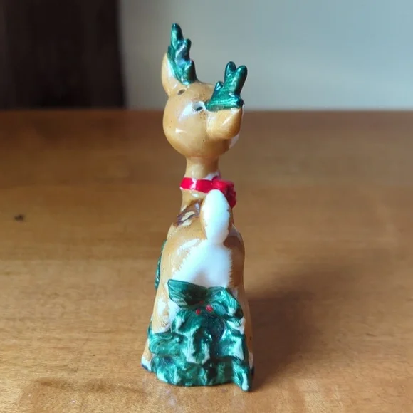 Lefton CHRISTMAS HOLIDAY Deer Holly Berry Salt And Pepper Shaker - Picture 2 of 4